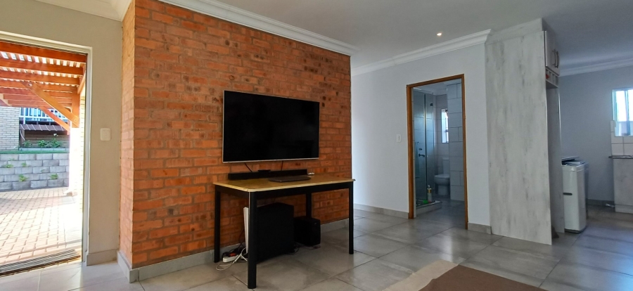 6 Bedroom Property for Sale in Dana Bay Western Cape